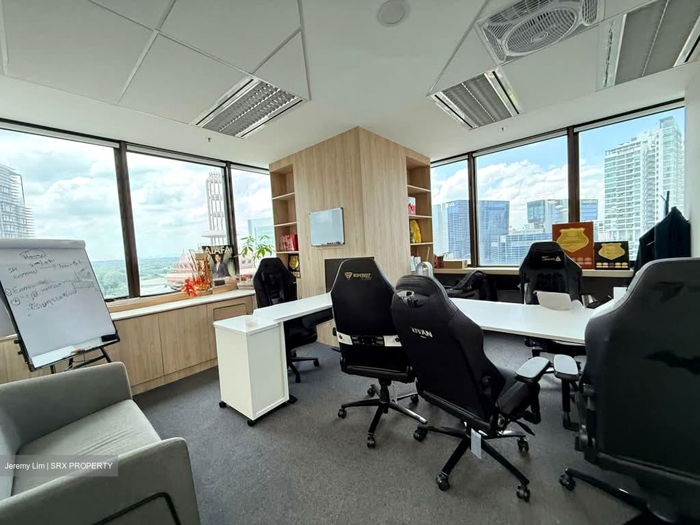 United Square (D11), Office #539397821